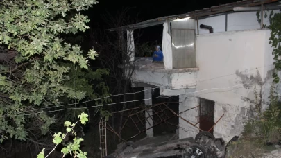 Ehliyetsiz sürücü evin bahçesine uçtu: 3 yaralı