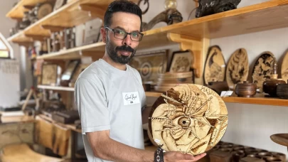 Bahçesaray'ın ceviz ağaçları sanat eserine dönüşüyor