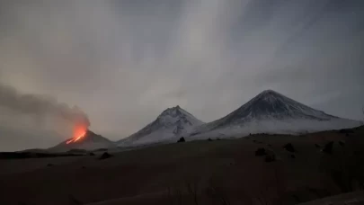 Volkanik bombalar fırlıyor!
