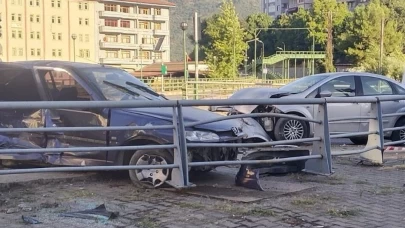 Giresun'da iki otomobilin çarpıştığı kazada 4 kişi yaralandı