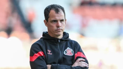 Sunderland, Premier Lig’de Le Bris ile devam edecek