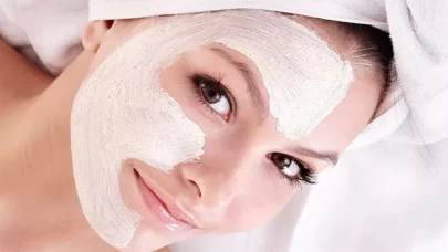 Hamilelikte ışıl ışıl bir cilt için doğal maske tarifleri