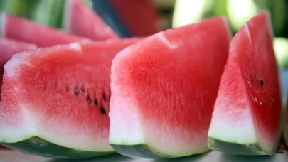 Yazın serinletici meyvesi karpuzun sağlığa faydaları