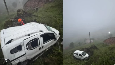 Gümüşhane’de sis nedeniyle araç şarampole yuvarlandı
