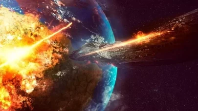 Düşman uzay gemisi Dünya'ya yaklaşıyor