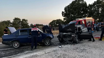 Kafa kafaya çarpıştılar: 1 ölü, 3 ağır yaralı