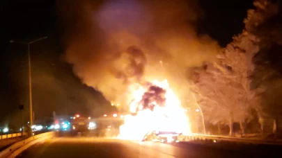 Samsun'da tiner yüklü tır alev alev yanıyor