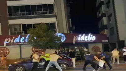 Ceza yazan polise saldırdılar; o anlar kamerada