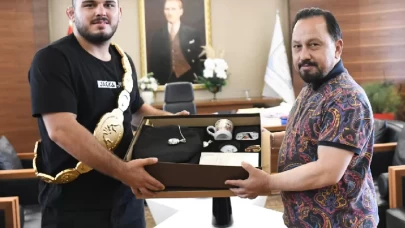 Kızıldağ Başpehlivanı Çelebi’den Başkan Uludağ’a ziyaret