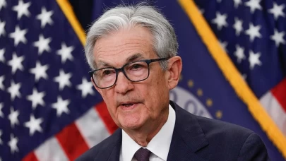 New York borsası, Fed Başkanı Powell'ın faiz indirimine kapı aralamasıyla yükselişle kapandı