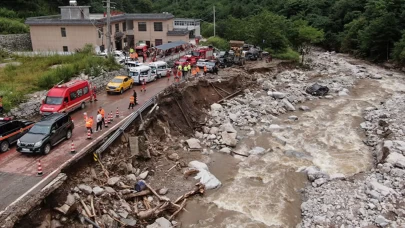 Pakistan’da sel ve heyelanların bilançosu artıyor