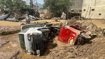 Pakistan'ın kuzeyinde sel felaketi!