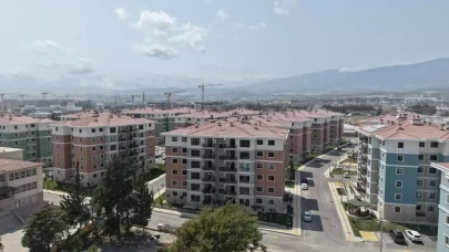 Hatay'da depremde yıkılan 600 Evler Sitesi'nde yaşam yeniden başladı