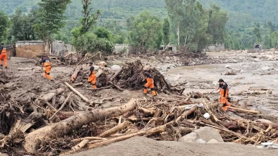 Pakistan’da Muson Felaketi: 645 Can Kaybı ve Binlerce Ev Hasar Gördü
