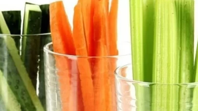 Tok kalmanın sırrı! 100 kaloriden az 15 sağlıklı atıştırmalık