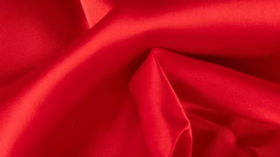 Saten ve Tafta Arasındaki Farklar: Hangi Durumda Hangi Kumaş?