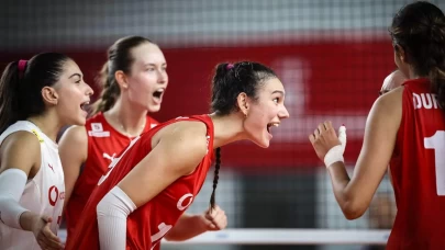 U21 Kadın Voleybol Milli Takımı'ndan büyük adım