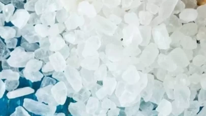 Deniz tuzu spreyi ile hacimli saçlar