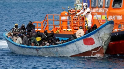 Batı Afrika açıklarında göçmen teknesinin alabora oldu! 70 kişi öldü