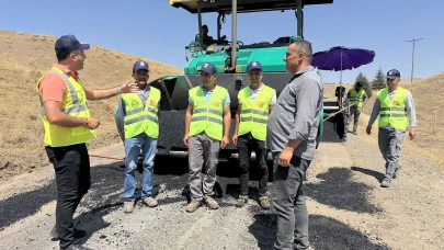 Yaz-Kış demeden köy yolları çalışmaları sürüyor