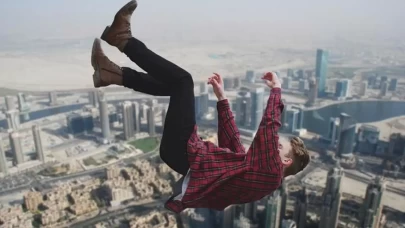 Rüyada Balkondan Düşen Birini Görmek Ne Anlama Gelir? İşte Detaylı Yorumlar