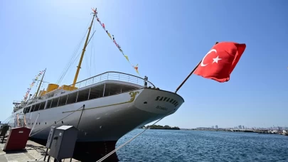 Savarona pazar günü İstanbul Boğazı'nı selamlayacak
