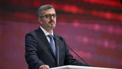 İletişim Başkanı Duran, Şenler'i vefatının 6'ncı yılında andı