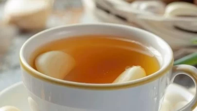 Kış aylarının süper içeceği! Sarımsak çayı ile bağışıklığınızı güçlendirin
