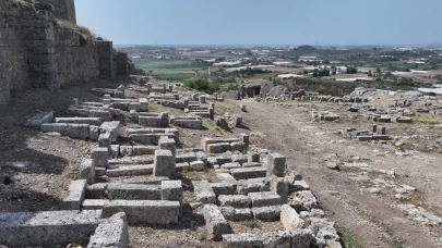 Antik kent kazılarında Roma dönemine ait mezarlar keşfedildi