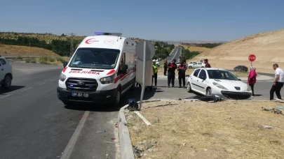 Malatya'da otomobiller çarpıştı: 1 ölü, 4 yaralı