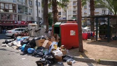 İzmir'de çöplerin toplanmaması tepkilere neden oluyor