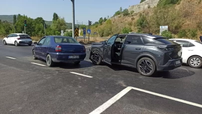 Bilecik'te iki otomobil çarpıştı: 1 yaralı