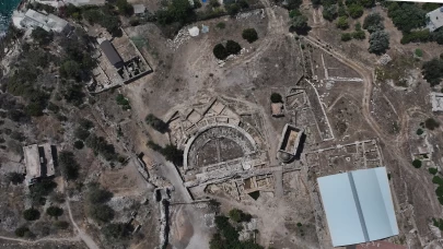 Mersin'de Kelenderis Antik Kenti'ndeki kalenin giriş kapısı ve merdiveni bulundu