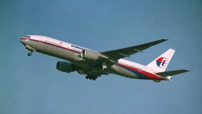 Malezya'da kalkıştan kısa süre sonra alev alan uçak düştü