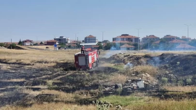 Çorum'da bir hastanenin yakınındaki arazide yangın paniği