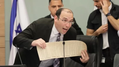 Avustralya'ya girişi engellendi