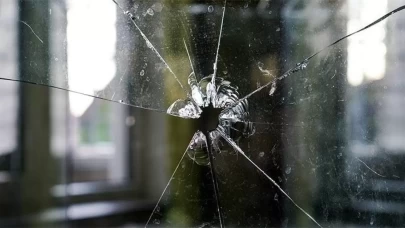 Rüyada Cam Kırılması Görmek Ne Anlama Gelir? İşte Detaylı Yorumlar