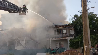 Adıyaman’da iki katlı evde yangın paniği