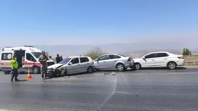 Gaziantep’te dört aracın karıştığı zincirleme kaza: 9 yaralı