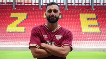 Göztepe, Efkan Bekiroğlu ile 1+1 yıllık sözleşme imzaladı