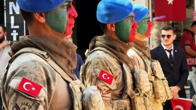 30 Ağustos Zafer Bayramı'nda komandolar boy gösterdi