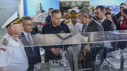 İçişleri Bakanı Yerlikaya, TEKNOFEST Mavi Vatan'ı ziyaret etti