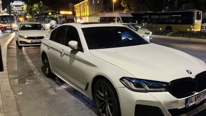 Eminönü’nde silahlı şahıs husumetlisini kovalayarak ateş etti, yoldan geçen adam yaralandı