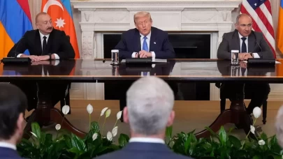 Son dakika: Trump duyurdu: Azerbaycan ile Ermenistan arasında barış sağlamayı başardık