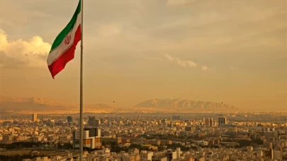 18 eyalette kamu kurumları tatil edildi