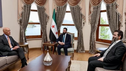 Suriye Devlet Başkanı eş-Şara, ABD'nin Suriye Özel Temsilcisi Barrack ile bir araya geldi