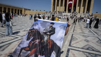 Büyük Zafer'in 103. yılında Anıtkabir'de Ata'ya saygı ziyaretleri