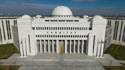 "Bonus kazandınız" diyerek tuzağa düşürdüğü kişilerin kredi kartlarından alışveriş yapan dolandırıcı hapis cezası aldı