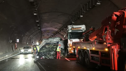 Kuzey Marmara Otoyolu'nda sebze yüklü tır devrildi