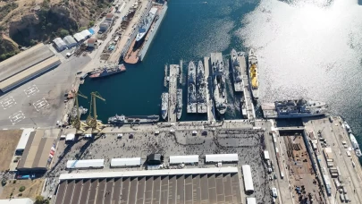 TEKNOFEST Mavi Vatan'da savaş gemilerine vatandaşlardan yoğun ilgi